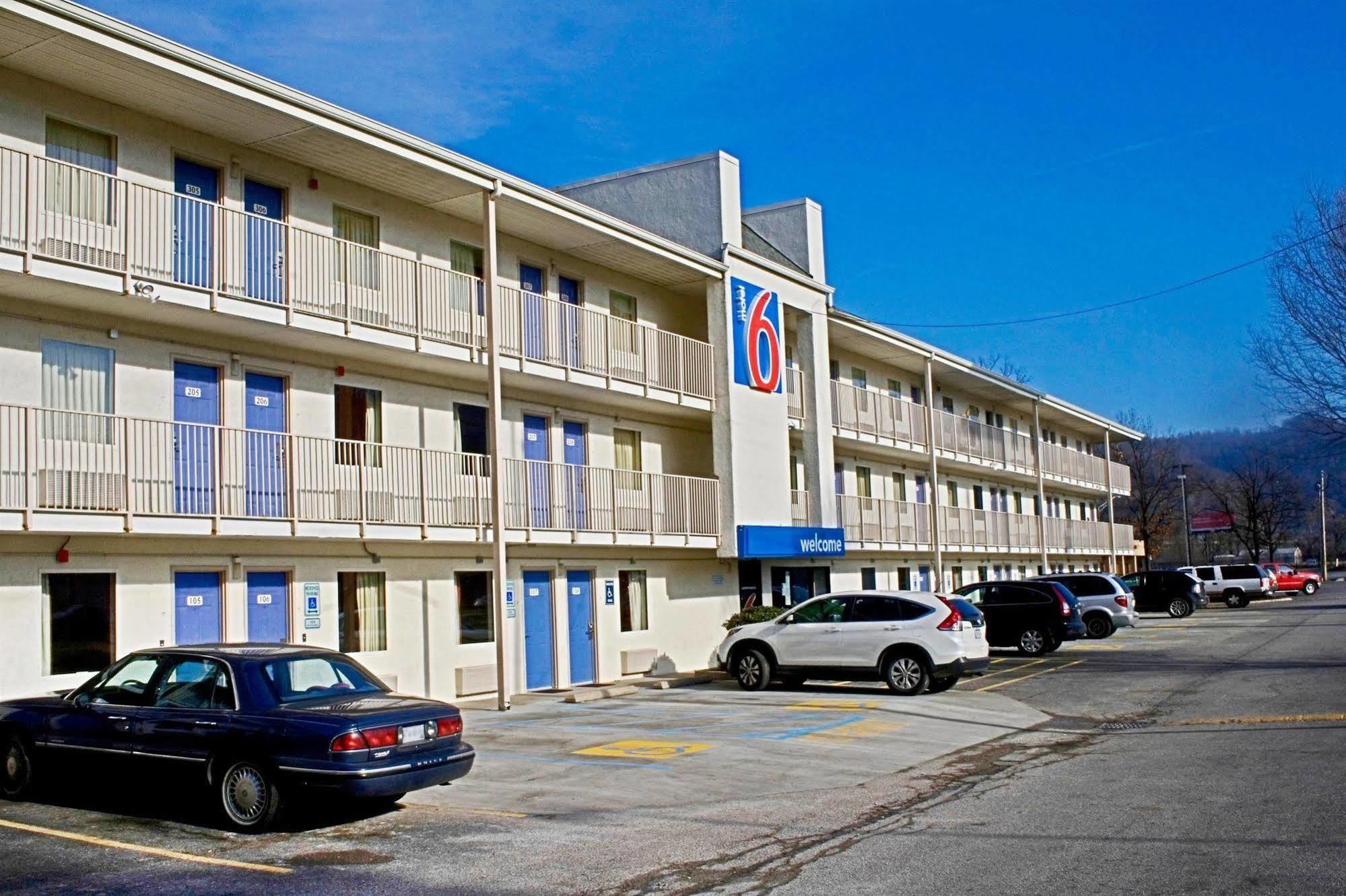 Days Inn By Wyndham Charleston Wv Exteriér fotografie