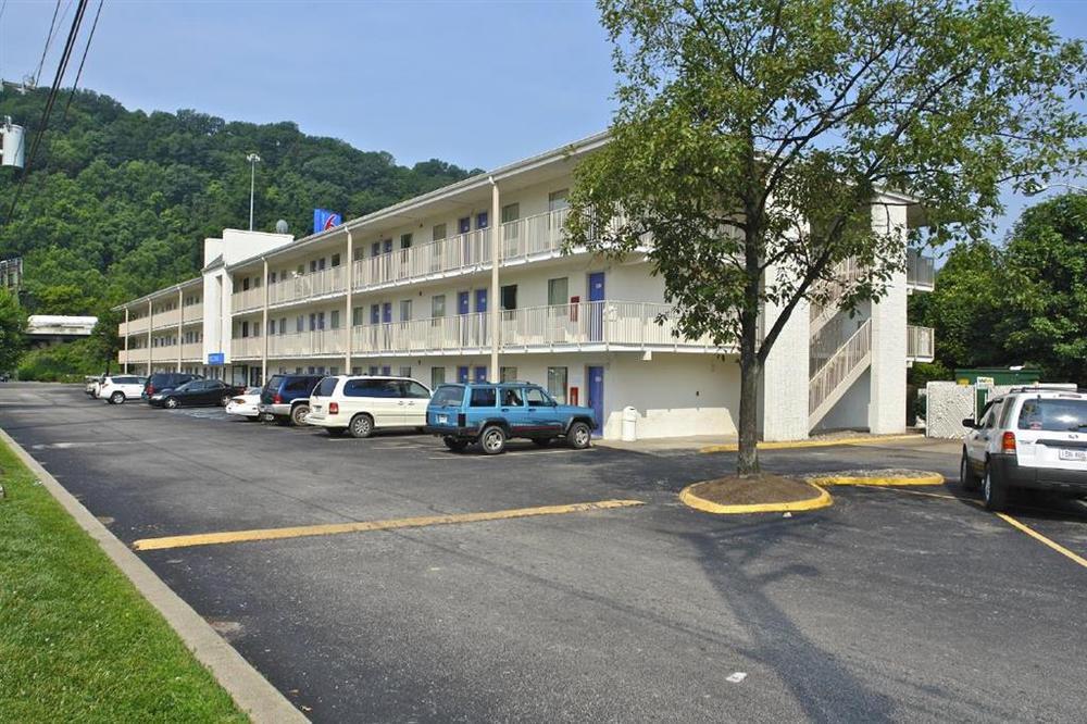 Days Inn By Wyndham Charleston Wv Vybavení fotografie